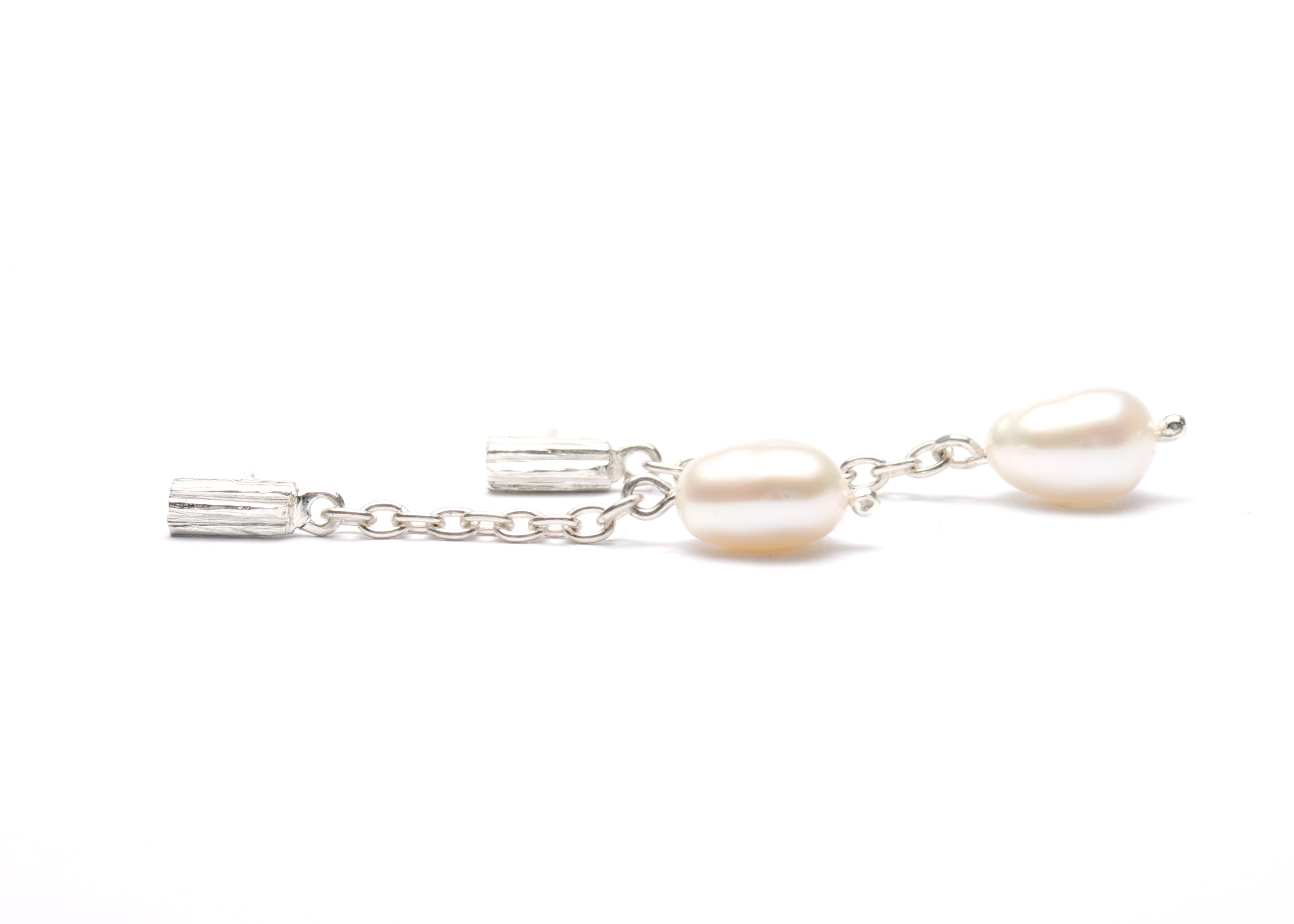 Lithic Small Pearl on chain drop - Silver