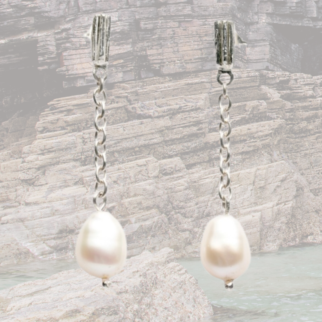 Lithic Small Pearl on chain drop - Silver
