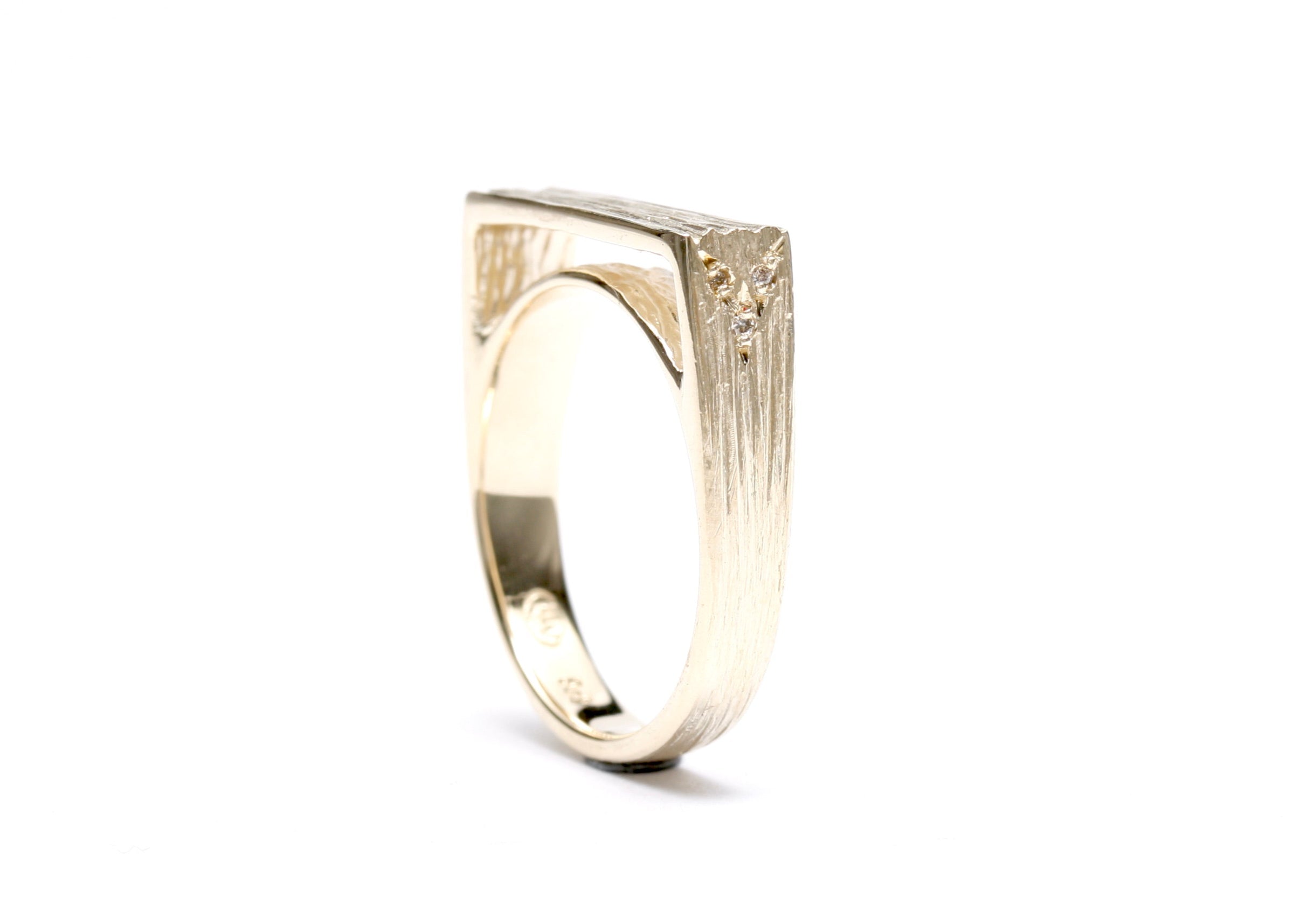 Slim Ledge with diamonds